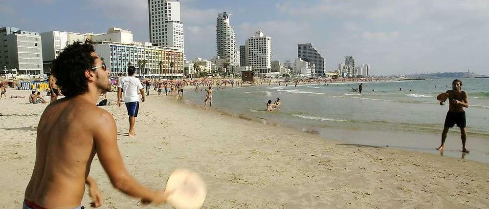 Schöner als der Havelstrand... Ein sonniger Tag in Tel Aviv.