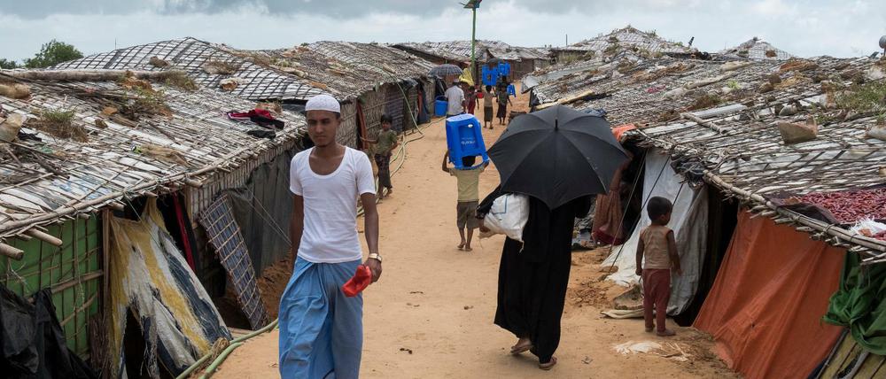 Vertriebene Rohingya aus Myanmar leben in den Flüchtlingslagern in Bangladesch.