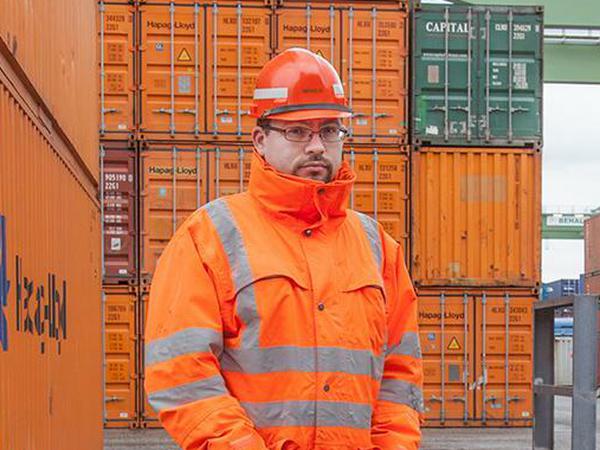Kevin Lietz ist Leiter des Containerterminals der BEHALA am Westhafen.