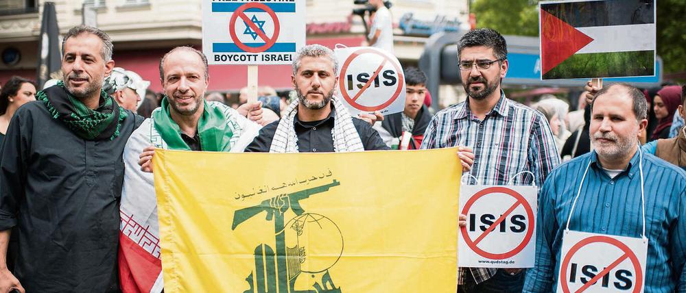 Hisbollah-Anhänger auf dem Berliner Al-Quds-Tag in Berlin.
