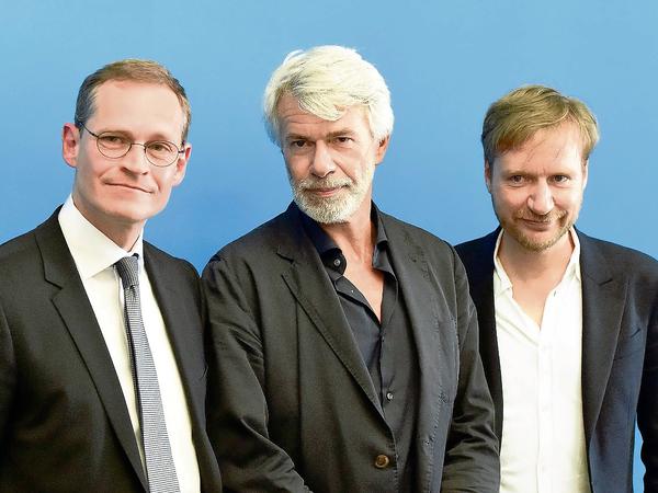 Michael Müller, Chris Dercon und Tim Renner (v.l.) bei einer Pressekonferenz im Jahr 2015.