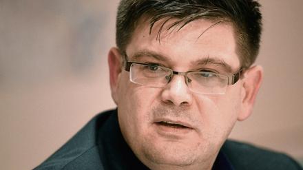 Der Linken-Politiker und neue Berliner Staatssekretär Andrej Holm will sich zu den Stasi-Vorwürfen äußern.