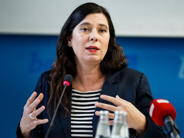 Berlins Bildungssenatorin Sandra Scheeres (SPD) will das Abitur durchziehen.