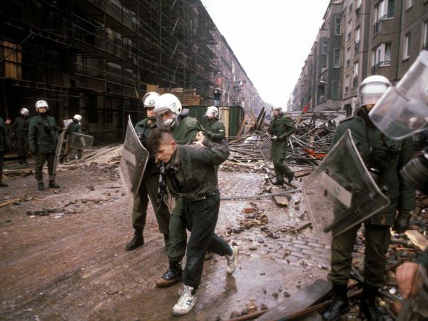 Etwa 3000 Polizisten waren am 14. November 1990 rund um die Mainzer Straße im Einsatz.