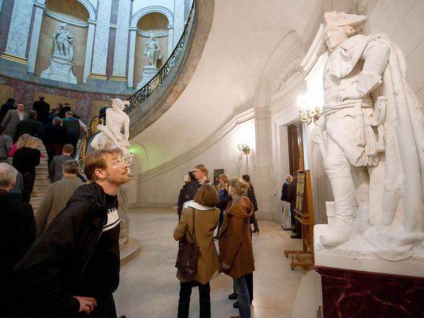 Fritz-Jahr: Zum 300. Geburtstags Friedrichs des Großen steht der Preußenkönig auch im Mittelpunkt der Langen Nacht. Hier das Denkmal Schadows im Bode-Museum.
