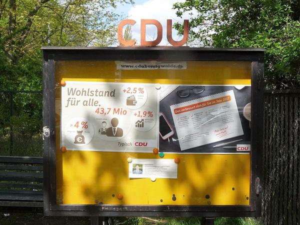 Forsches Versprechen in morscher Verpackung: Werbung der CDU Borsigwalde.