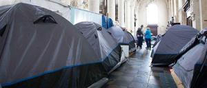 Heimat auf Zeit. Die Protestierenden sollen ihre Zelte, die bisher in der Brüsseler Kirche standen, nun abbauen.