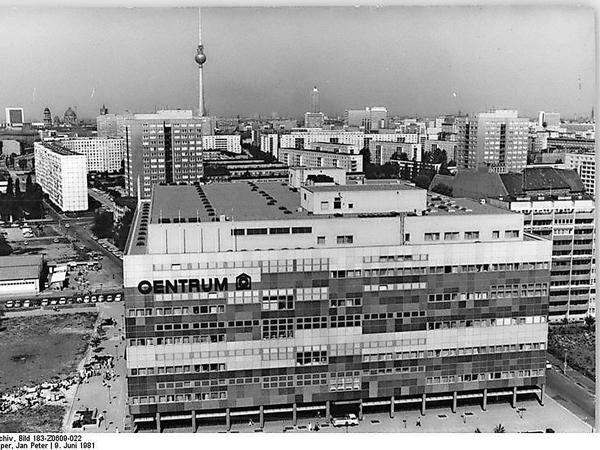 Das Centrum Warenhaus am Ostbahnhof im Jahr 1981, zwei Jahre nach seiner Eröffnung.