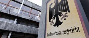 Die Richter des Bundesverfassungsgerichts in Karlsruhe sollen über den Mietendeckel entscheiden.