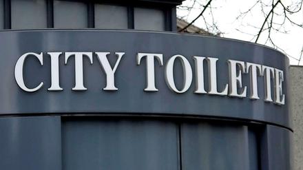 Seit 25 Jahren baut und betreibt die Firma Wall ihre „City-Toiletten“. Ende 2018 läuft der Vertrag mit Berlin aus.