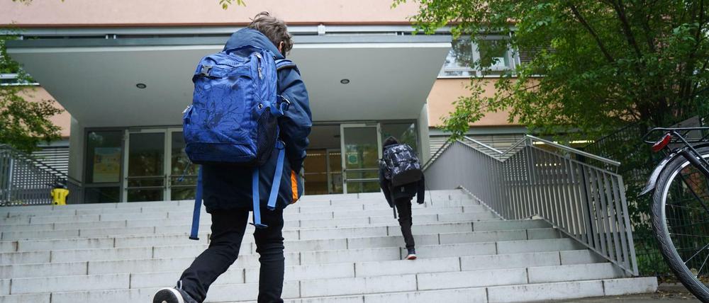 Berliner Schulen werden immer weiter geöffnet - unterstützt durch eine Teststrategie.