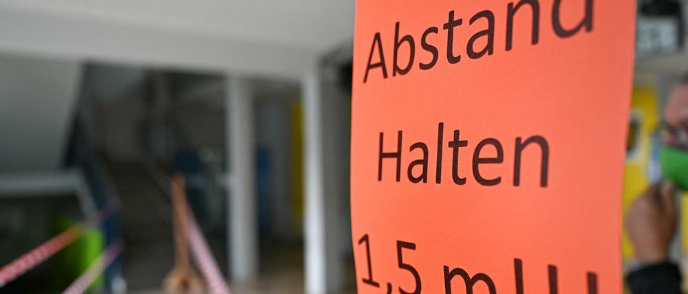 An den Berliner Schulen sollen sollen die bisher geltenden Abstandsregeln aufgehoben werden. (Symbolbild)