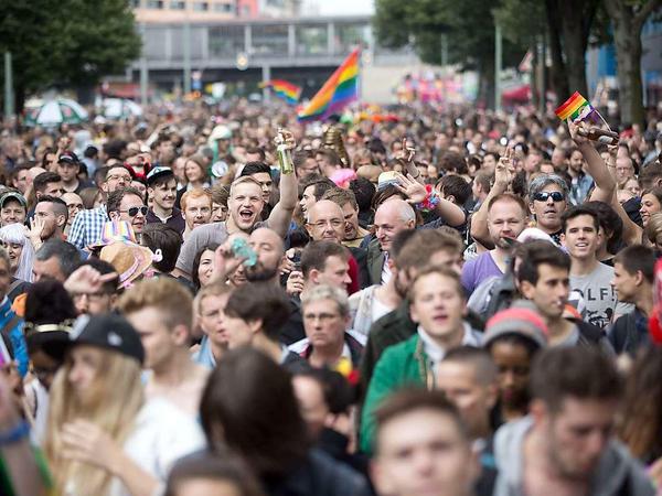 Tausende Menschen feierten am Samstag in den Berlin den Christopher Street Day.