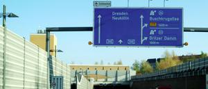 Der Britzer Autobahntunnel in Berlin-Neukölln erweist sich täglich als Stauschwerpunkt.