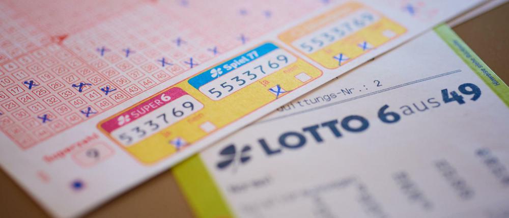 Glück muss man haben: Millionen spielen Lotto, wenige nur gewinnen auch Millionen.