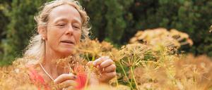 Elke Zippel ist die wissenschaftliche Leiterin der Dahlemer Saatgutbank; die Arbeit im Feld ist Teil ihrer Arbeit.