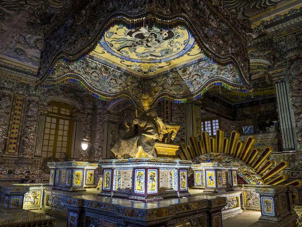 Für den Bau seines opulenten Mausoleums ließ Kaiser Khai Dinh die Steuern um 30 Prozent erhöhen.