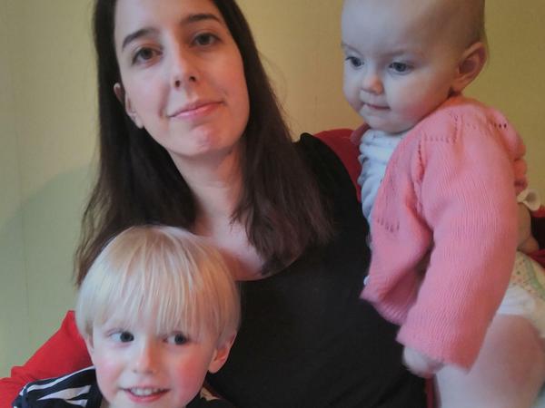 Initiatorin. Elise Hanrahan, Mutter zweier Kinder, will den Erziehermangel nicht mehr hinnehmen. Sie hatte die Idee zur Kitademo am 27. Mai und fand schnell Unterstützer.