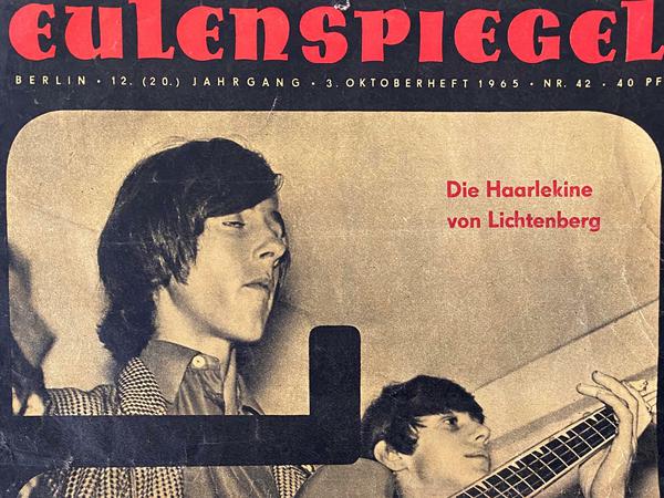 Jörg Schütze, wie er bürgerlich hieß, mit Bass 1965 auf dem Titel des "Eulenspiegel".