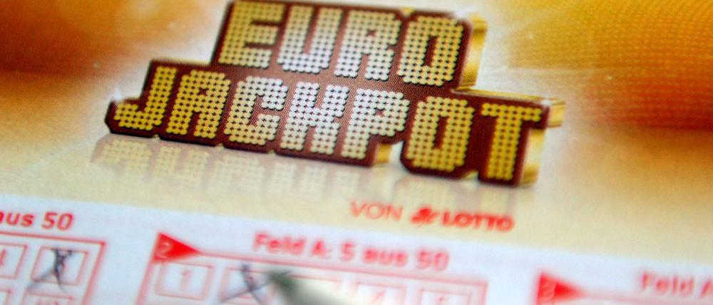 Ein Brandenburger Lottogewinner wartete einen Monat, bevor er seine Million abholte.