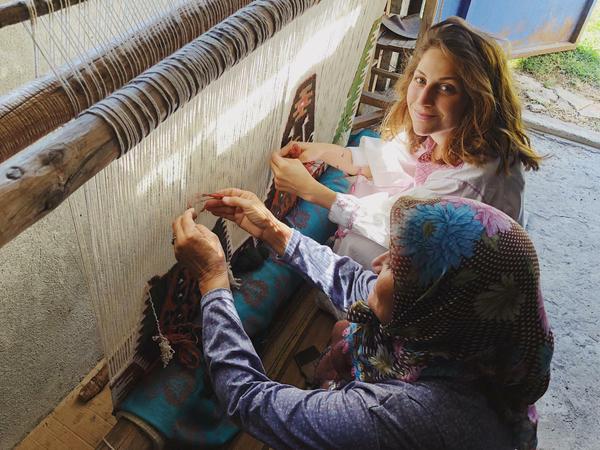 Die Kilim-Weberinnen machen Kunst, ohne sich als Künstlerinnen zu verstehen.