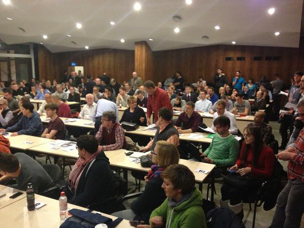 Unzufriedene Basis: Ungefähr 150 CSD-Unterstützer kamen am Mittwochabend zum CSD-Forum im DGB-Haus.
