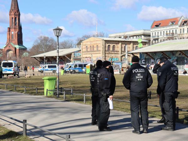Polizeieinsatz am Freitagmittag im Görlitzer Park.