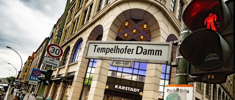 Die Filiale am Tempelhofer Damm muss als eine von sechs in Berlin schließen.