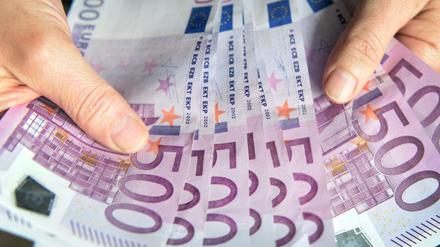 Brandenburgerinnen verdienen im Schnitt 127 Euro mehr als ihre männlichen Mitbürger. Klingt nach wenig, aber es läppert sich.