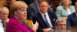 Merkel plädiert für ein gesamtdeutsches Denken.