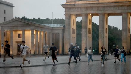 Ein Gewitter wie am vergangenen Freitag wird es in diesem Sommer in Berlin wohl nicht mehr geben.