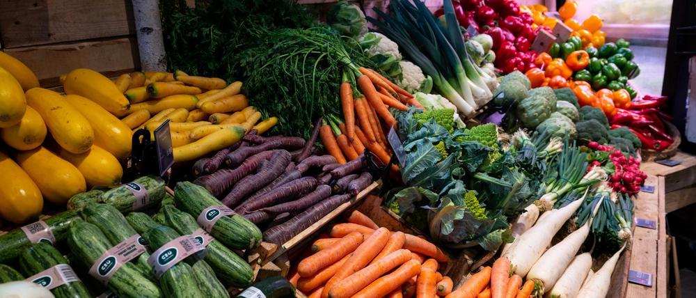 Steigende Kosten. Neben der Energie sind auch besonders Obst und Gemüse teurer geworden. Mit ein paar Tipps lässt sich aber trotzdem Geld sparen.
