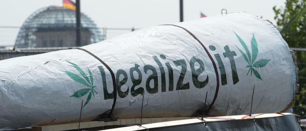 Bei der Hanfparade wird regelmäßig für die Legalisierung von Cannabis geworben.