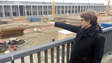 Engelbert Lütke Daldrup, hier im Dezember auf der BER-Baustelle, rechnet weiter mit einer Eröffnung des Flughafens im Jahr 2020. 