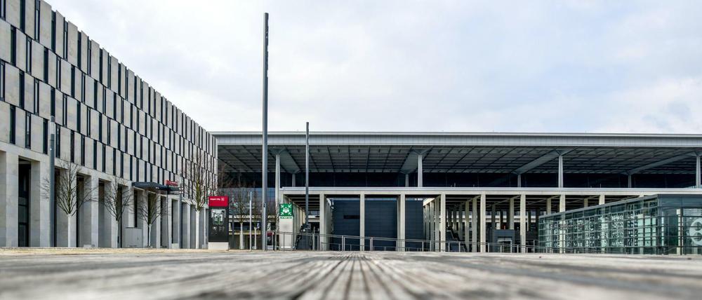Blick auf das Terminal des Hauptstadtflughafens BER