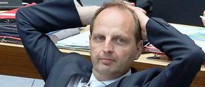 Berlins Justizsenator Thomas Heilmann (CDU) ist derzeit an mehreren Fronten in Bedrängnis.