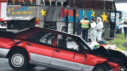 Unfallort. Ende September starben auf der Autobahn am Schönefelder Kreuz 14 Insassen eines polnisches Busses. Foto: dpa