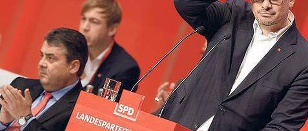 Mir nach, Genossen! Der Vorsitzende der Berliner SPD, Jan Stöß, will die politische Nähe zur Linkspartei vergrößern. Das kommt gut an im traditionell linken Landesverband. 