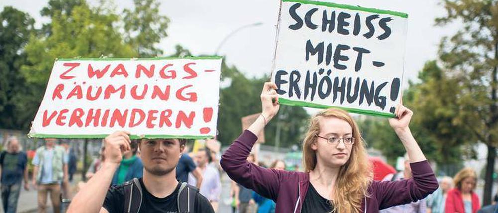 Knappes Gut. Angesichts der prekären Lage des Berliner Wohnungsmarktes gab es auch am Sonntag wieder eine Demonstration gegen Verdrängung und für eine andere Mietenpolitik. 
