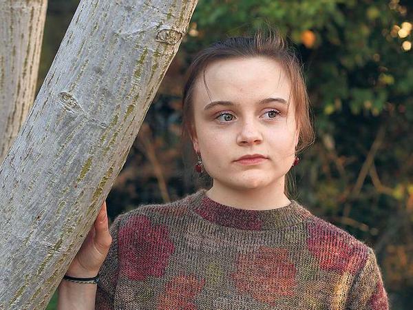 Die 17-jährige Lena Urzendowsky will noch viele Filme machen, aber dafür nicht die Schule schmeißen. 