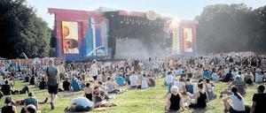Festivalbesucher 2016 beim Musikfestival Lollapalooza im Treptower Park, das auch erst wenige Tage vor Beginn genehmigt wurde. 