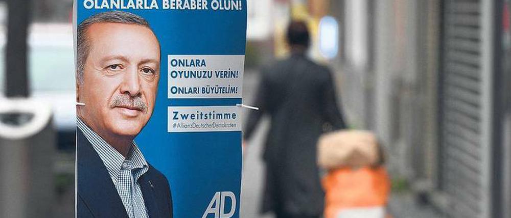 Erdogan-Wahlplakat der Allianz Deutscher Demokraten (ADD), die der türkischen Regierungspartei AKP nahesteht und nur in Nordrhein-Westfalen antrat.