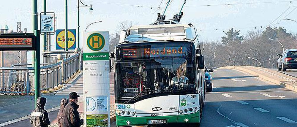 In Eberswalde fahren sie – die O-Busse. Aber nicht überall in der Stadt sind Oberleitungen durchsetzbar.