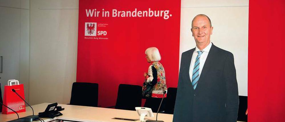 Pappkamerad: Werbeaufsteller von Brandenburgs Ministerpräsident und SPD-Landeschef Dietmar Woidke.