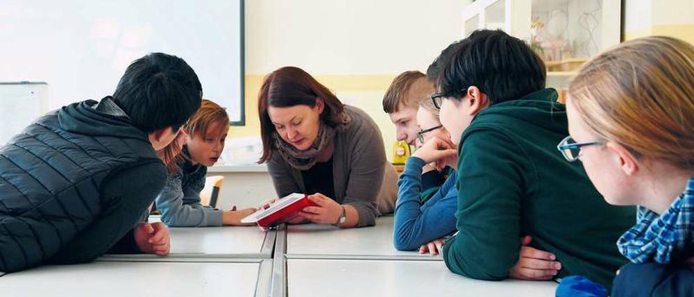Konkurrenzdenken. Abwanderung von Lehrerinnen und Lehrern in andere Bundesländer ist ein Problem für die Berliner Schulen. 