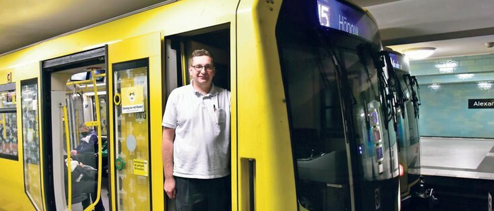 Sascha Pfeiffer-Franz fährt seit zehn Jahren U-Bahnen für die BVG. Beschäftigt ist der 42-jährige Kaulsdorfer bei der Tochterfirma Berlin Transport (BT).
