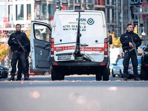 Der Überfall auf einen Geldtransporter in der Nähe des Alexanderplatz wird ebenfalls Clan-Kriminalität zugerechnet.