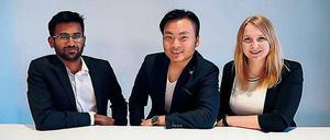 Die drei MyHelpBuddy-Gründer Aravinth Palaniswamy (l.), Duc Tam Dam und Christina Papke.