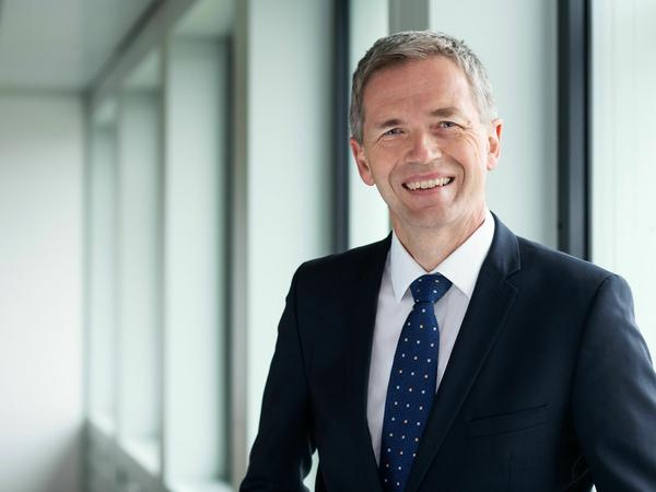 Dr. Hinrich Holm ist der Vorstandsvorsitzende der Investitionsbank Berlin (IBB).