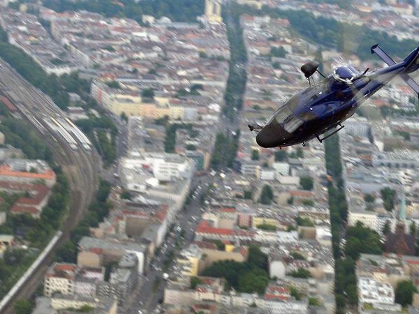 Hubschrauber sollen nicht stationiert werden - die Bundespolizei kann aber in Spandau landen, wenn die SEK-Truppen benötigt werden. Ein Landeplatz wird gebaut. Zentrale der Hubschrauber-Staffel bleibt Blumberg in Brandenburg.